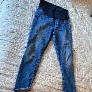 Super flattering and comfy size 12 Ingrid and Isabel maternity jeggings!